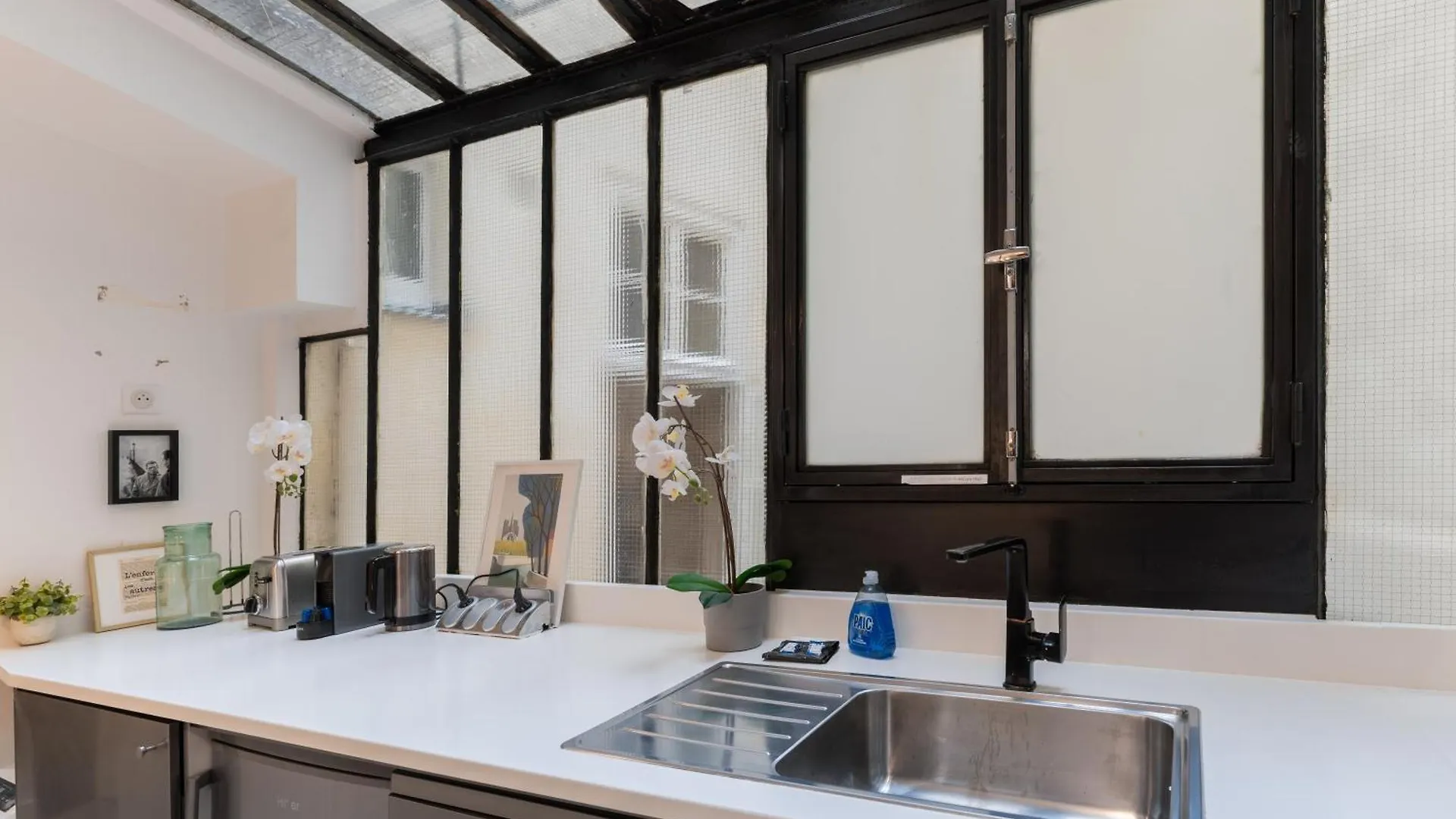 Appartement St Germain Sartre Chicsuites Paris