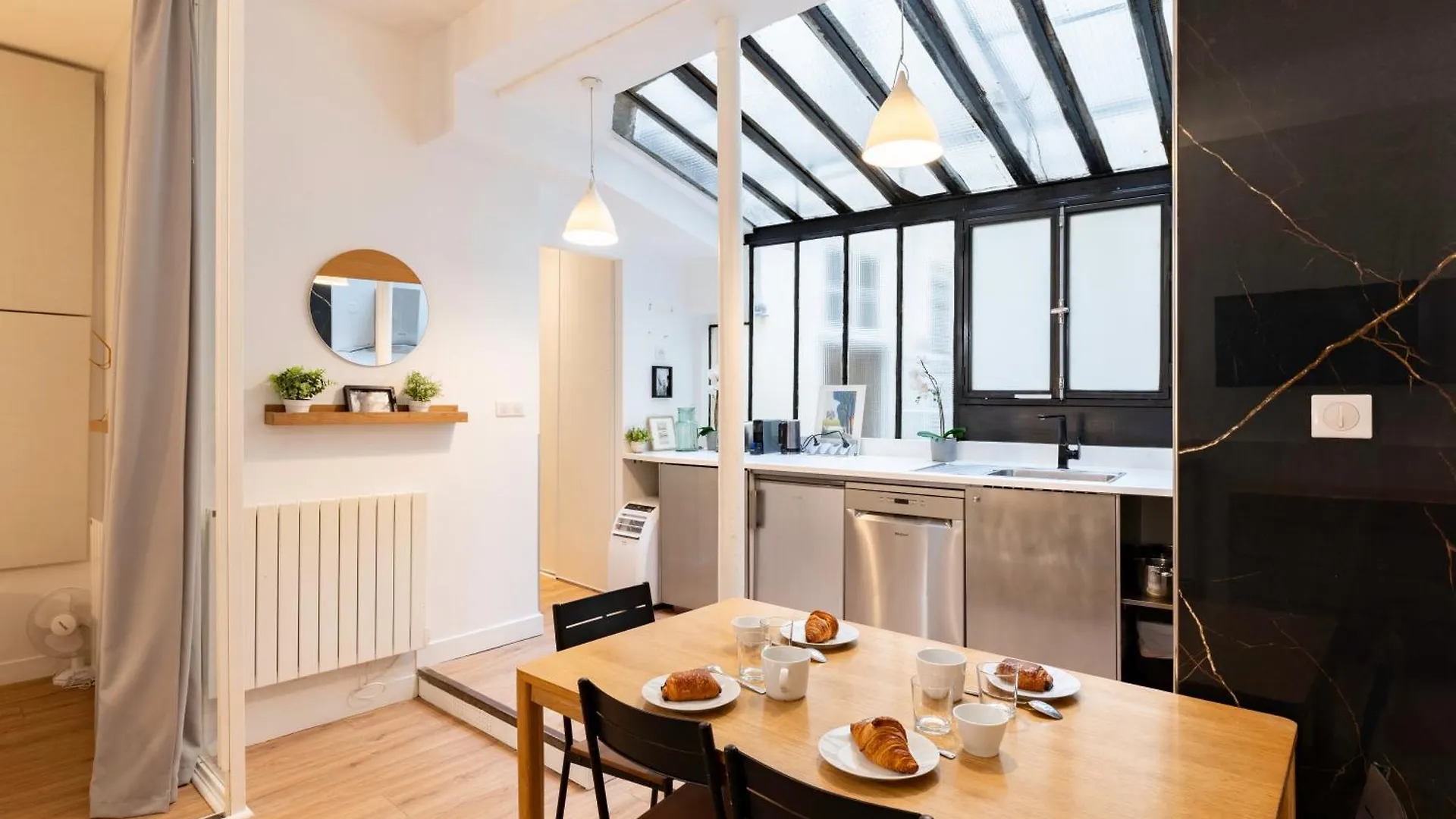 Appartement St Germain Sartre Chicsuites Paris